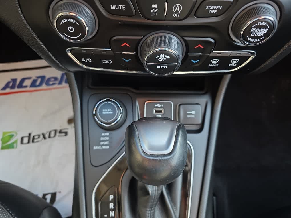 2023 Jeep Cherokee Altitude Lux