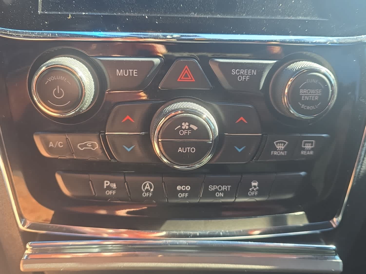 2020 Jeep Grand Cherokee Laredo E