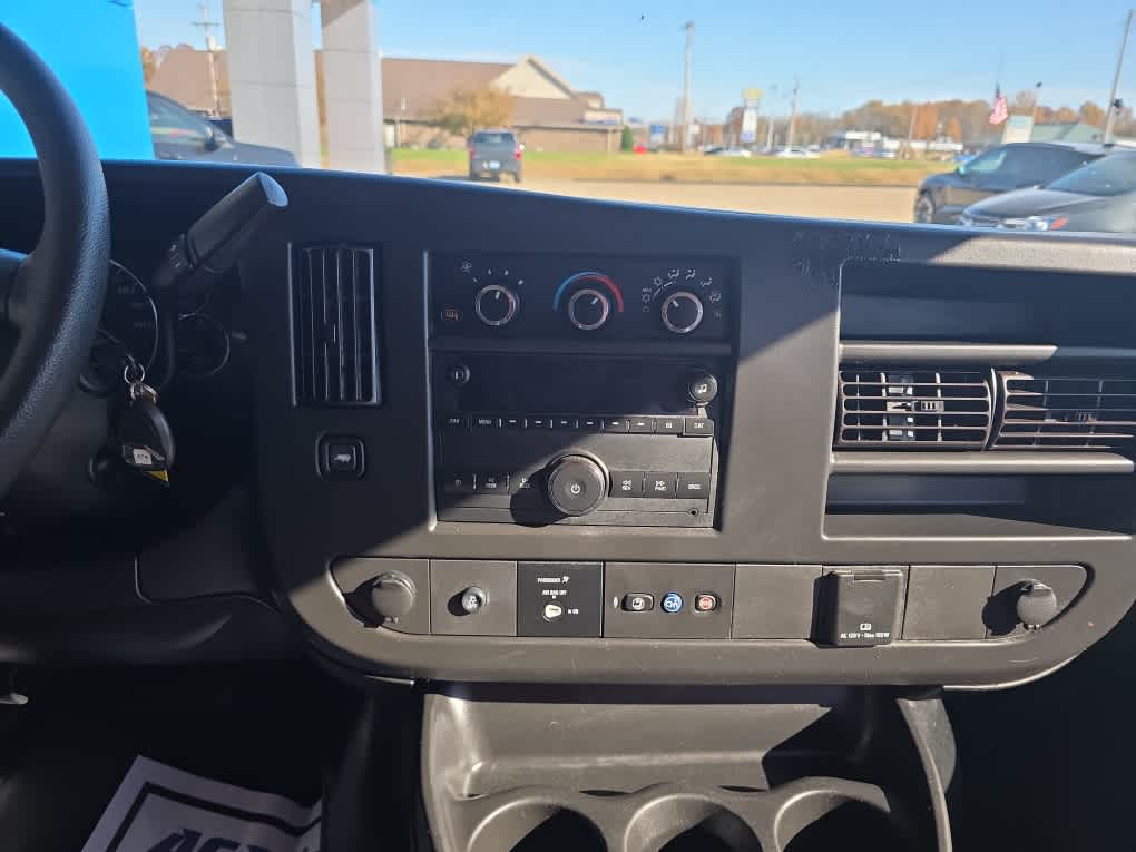 2020 Chevrolet Express Passenger 3500 1LS