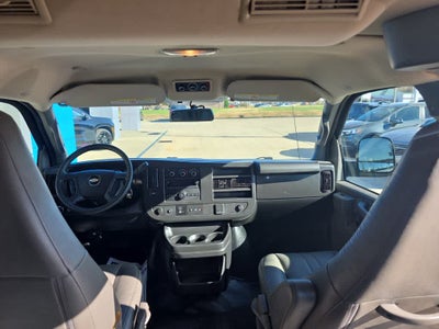 2020 Chevrolet Express Passenger 3500 1LS