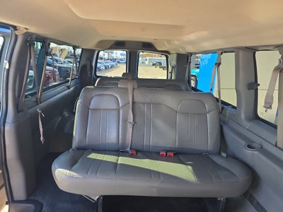 2020 Chevrolet Express Passenger 3500 1LS