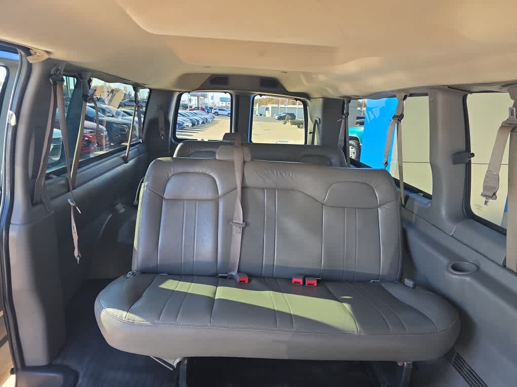 2020 Chevrolet Express Passenger 3500 1LS