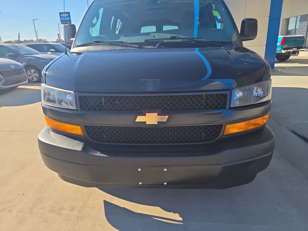 2020 Chevrolet Express Passenger 3500 1LS