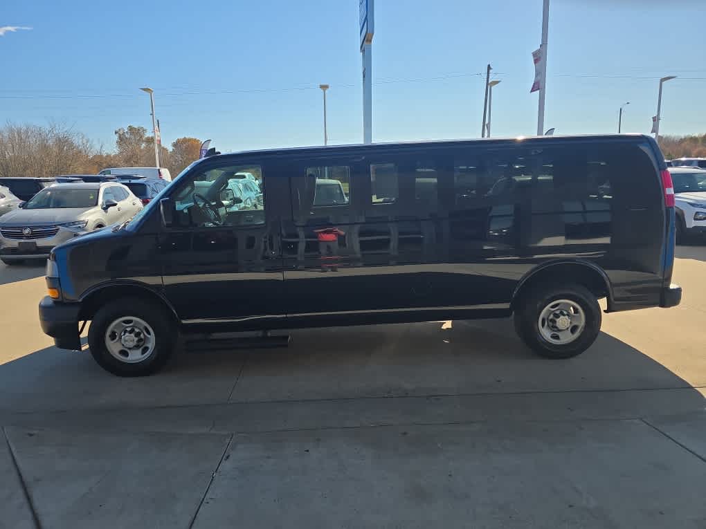 2020 Chevrolet Express Passenger 3500 1LS