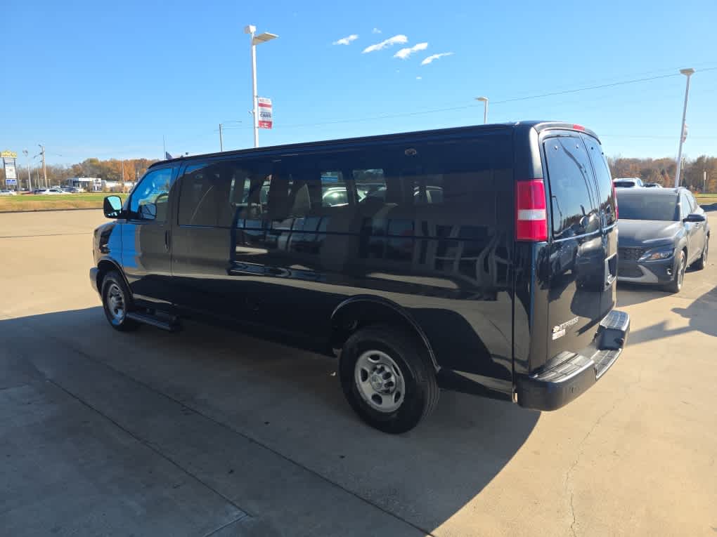 2020 Chevrolet Express Passenger 3500 1LS
