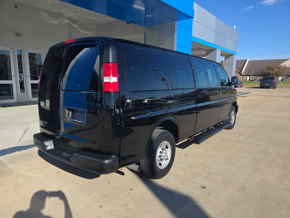 2020 Chevrolet Express Passenger 3500 1LS
