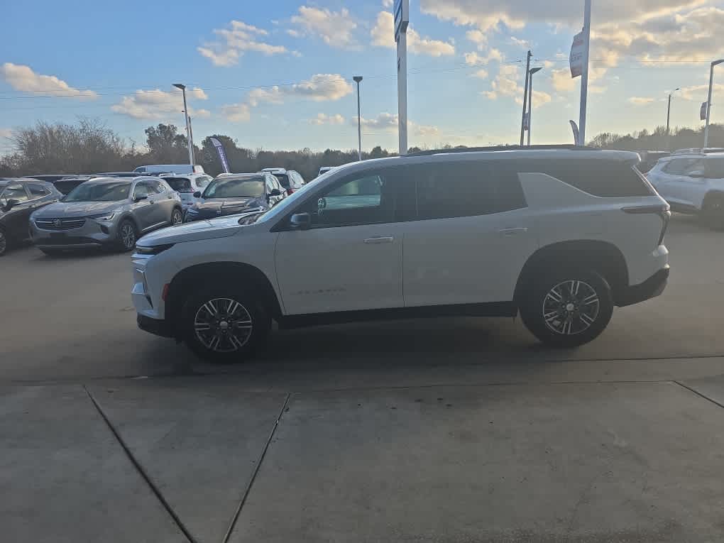 2024 Chevrolet Traverse LT