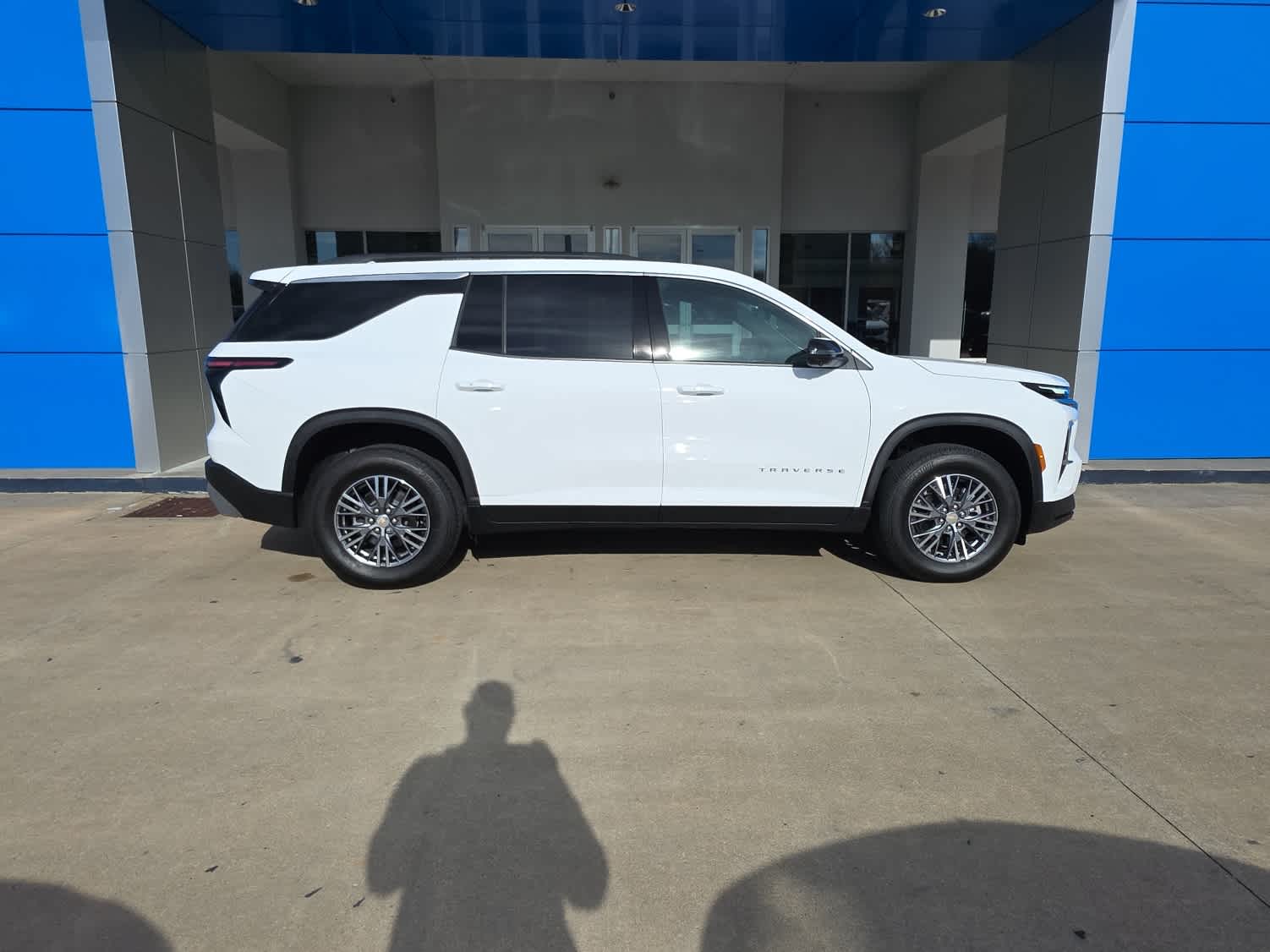 2025 Chevrolet Traverse LT