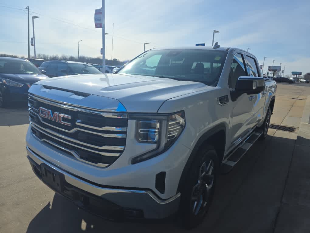 2025 GMC Sierra 1500 SLT