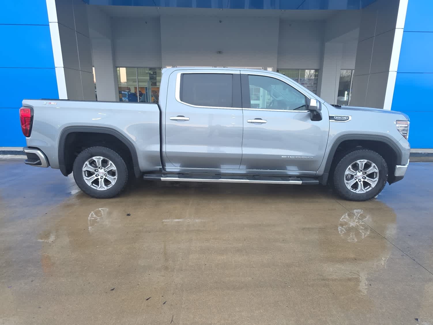 2023 GMC Sierra 1500 SLT