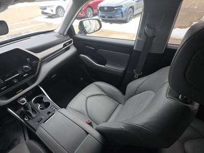 2023 Toyota Highlander Hybrid XLE