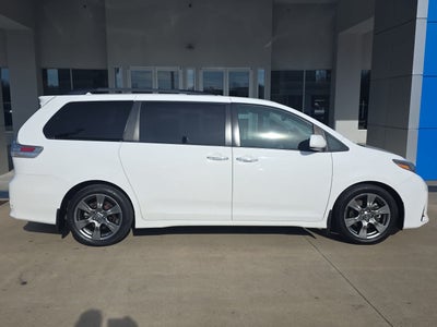 2018 Toyota Sienna SE