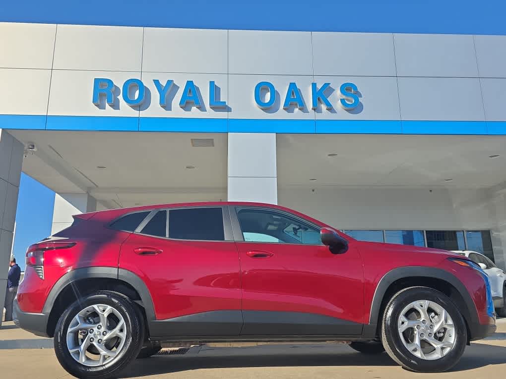 2025 Chevrolet Trax LS