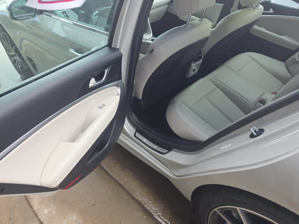 2025 Genesis G70 2.5T