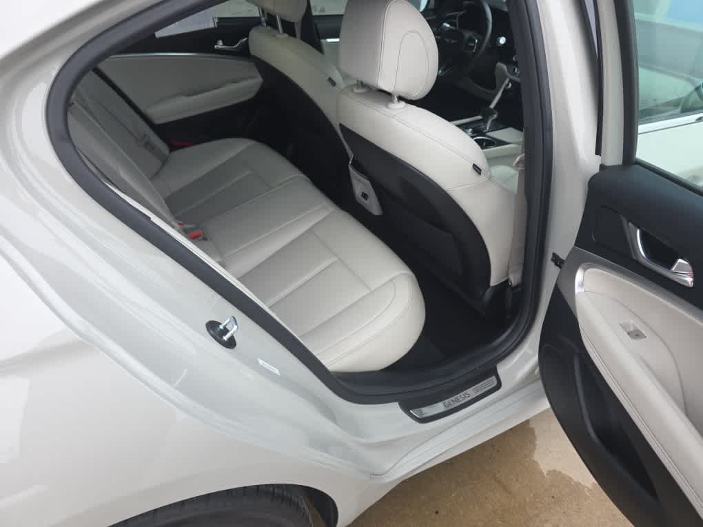 2025 Genesis G70 2.5T